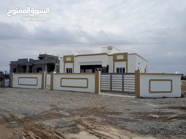 217m2 5 Bedrooms Townhouse for Sale in Al Batinah Al Masnaah