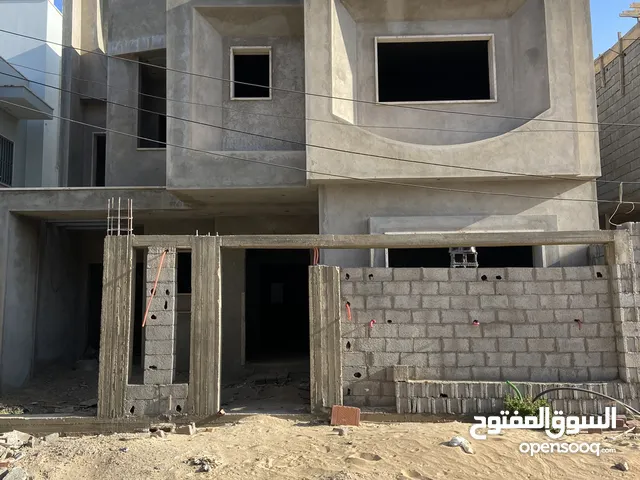 450 m2 5 Bedrooms Villa for Sale in Tripoli Al-Serraj