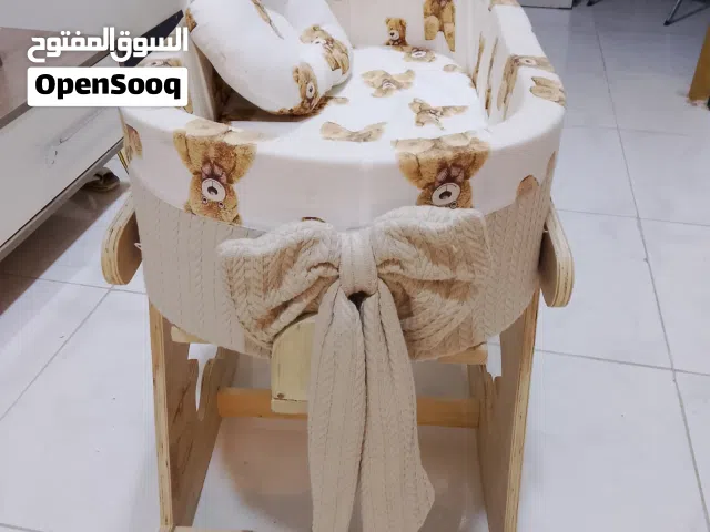 كاروك طفل خشب