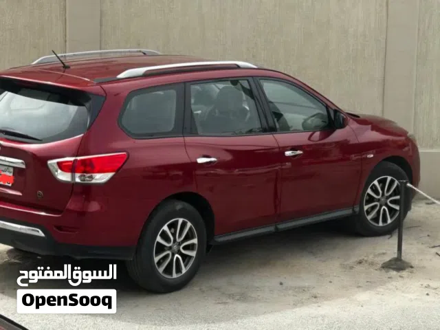 2014 Nissan Pathfinder Standard