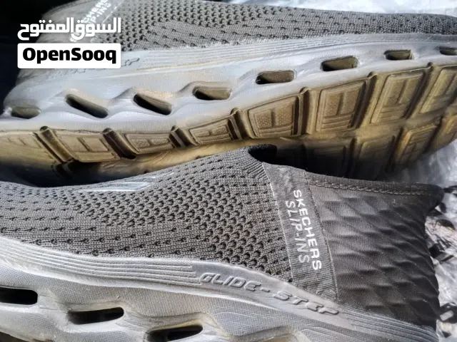 سكيتشرز فيتنامي أصلي قياس 42 لون أسود من وكالة سكيتشرز الاردن تقنية slip ins