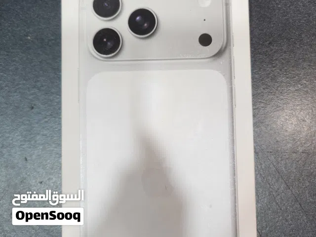 ايفون 17 برو ماكس فضي جديد بسعة 256 جيجابايت - أداء عالي وتصميم أنيق