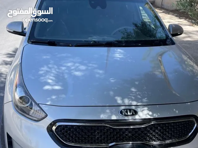 كيا نيرو للبيع