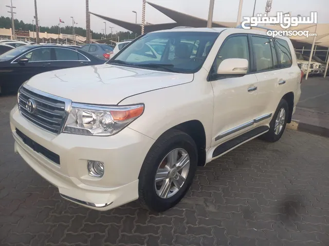 للبيع تويوتا لاندكروزر GXR 5.7 مكينة الكبيرة 8سلندر اول مالك صبغ وكالة بحالة الوكالة