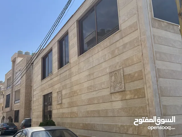 مبنى طابقين بسعر شقة للجادين فقط