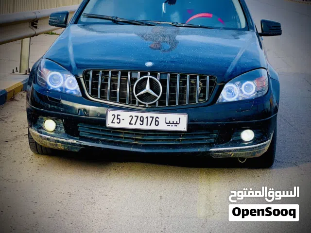 2011 مرسيدس بنز الفئة-C C 300