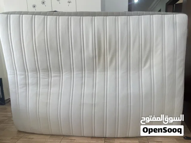مرتبة سرير مستعملة بحالة جيدة من ايكيا ممقاس 1.40/2.00m