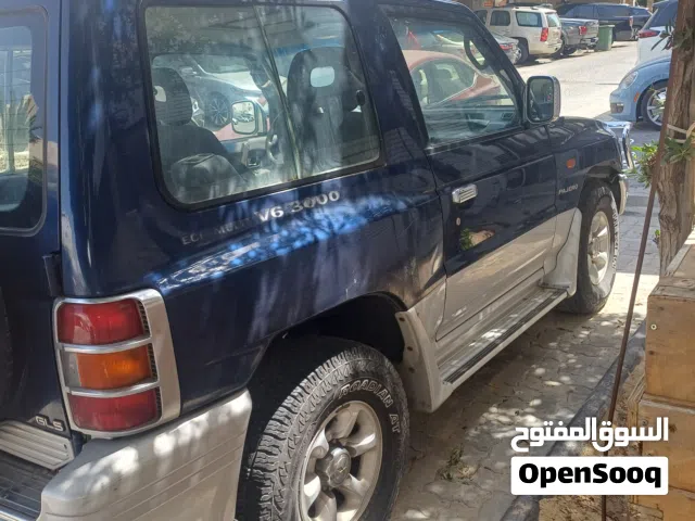 1999 ميتسوبيشي باجيرو GLS