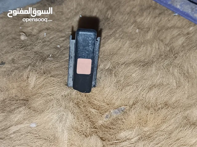 قطع اوبل فيكترا من 89 إلى 95 كويل اصلي مع الفيش كبسه رباعي شغاله ايدي مسكه مع اناره البيع كامل 30