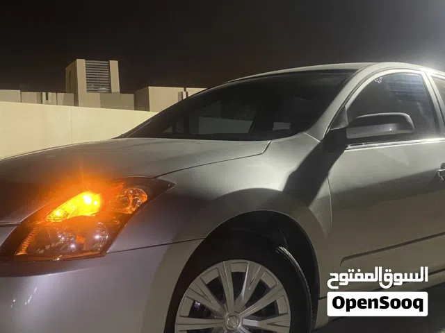 للبيع طاسات نيسان نظاف