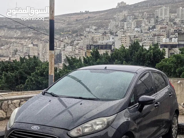 فورد فييستا 2013 بالرخصة مرخصة مأمنة منفوضة نفض كامل جديد وممتاز