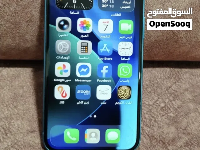 ايفون 13 عادي 128 جيجا نسبة البطارية 94% للبيع أو للبدل على سامسونج حسب الفئه