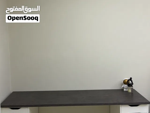 طاولية ايكية مع سطح