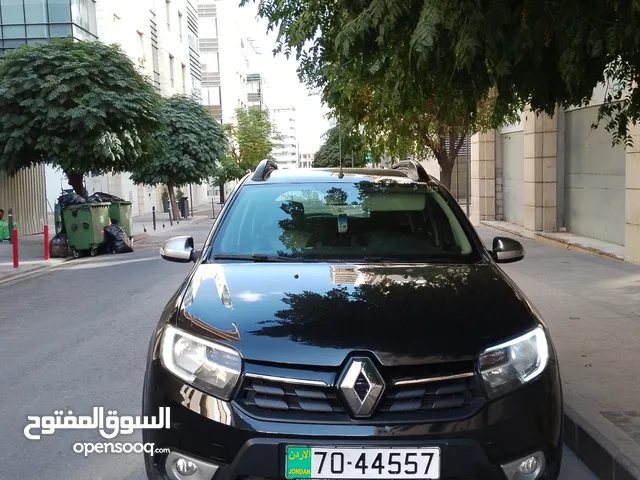 HatchBack Renault in Amman