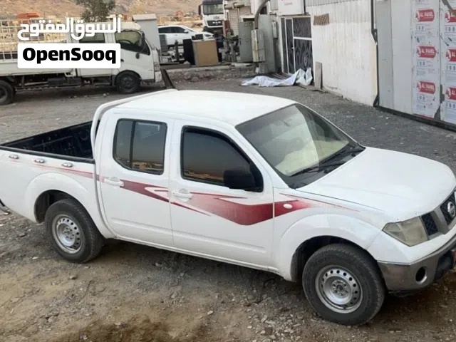 2012 نيسان نافارا LE