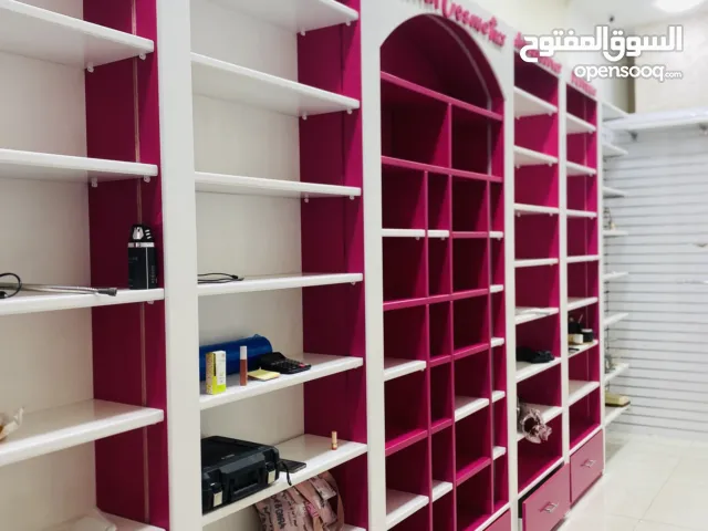 ديكور خشب محل كوزمتكس