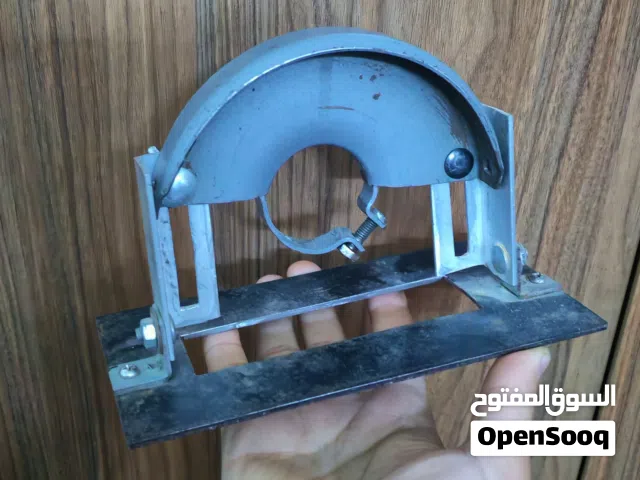 مجموعة قواعد للبيع قاعدة للصاروخ ال5 انش وقاعد دريل وأداة لسن الازاميل وشفرات الفارات كلهم بسعر 10د