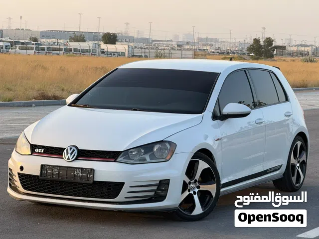 2017 فولكسفاغن جولف GTI Standard