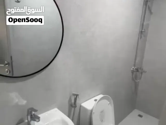 شقة فاخرة في العذيبة دبلوكس طابقين  قريبة من الشاطئ  فرصة مميزة للسكن الراقي في موقع هادئ ومميز