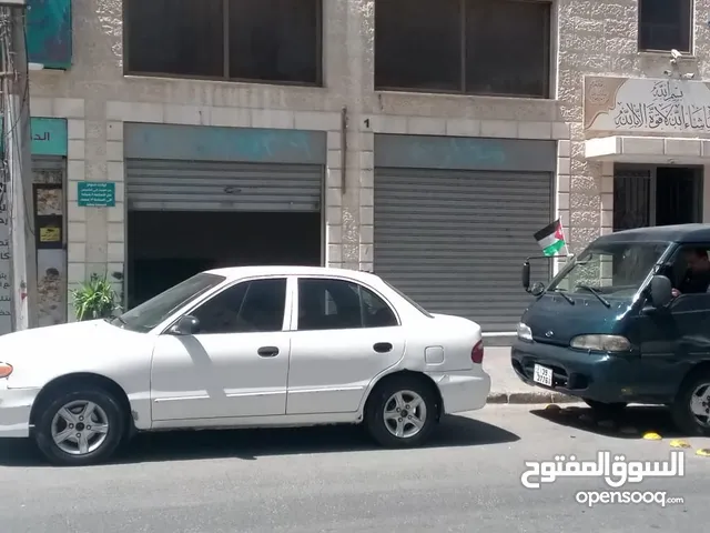 محلين للايجار بموقع مميز جدا في ماركا الشمالية