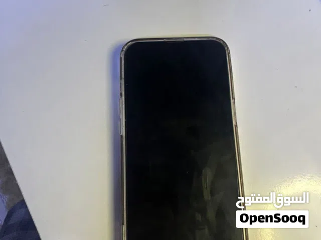 ايفون 13عادي للبيع فقط الضهر مكسور ما مأثر على اي شي ما ما مأثر على الكامرة بطارية 91 بلادية