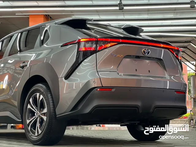 متوفر طاسه حبه وحده تويوتا Toyota bZ4X, w