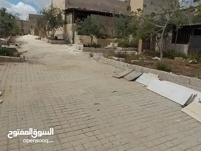 130 m2 4 Bedrooms Townhouse for Sale in Zarqa Al Autostrad