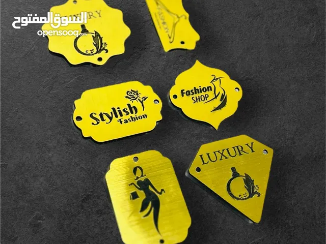 تاج أكريليك محفور لبراندات الملابس – لون ذهبي/فضي