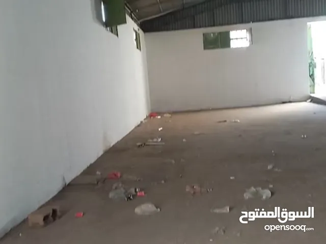 يوجد 2 هنااقر للايجار