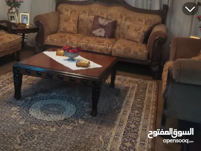 شقة ارضية للبيع في الدوار السابع