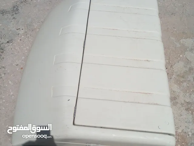 صندوق للتخزين بحاله الوكاله