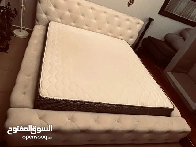 سرير مع المرتبه مع اثنين