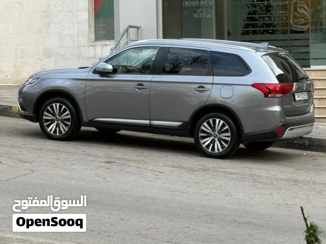 2022 ميتسوبيشي اوتلاندر GLX