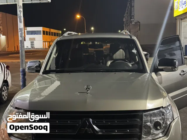 2010 ميتسوبيشي باجيرو GLS