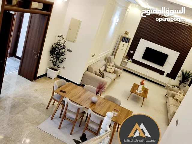 300 m2 More than 6 bedrooms Villa for Sale in Basra Maqal