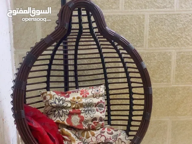 ثلاث جنابي وزاويتين مع مخداتهم ب 60بدهم خياطه اشي بسيط مرجيحه تتحمل وزن 150..بـِ 50دينار