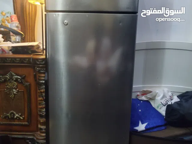 ثلاجة هيتاشي مستعملة  ........................................................................