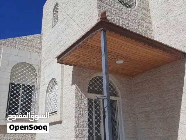 285 m2 4 Bedrooms Townhouse for Sale in Ma'an Ma'an Qasabah
