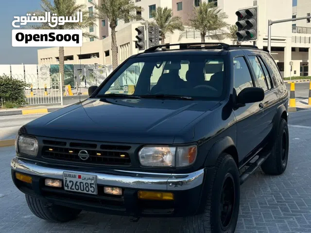 2000 نيسان باثفايندر Standard