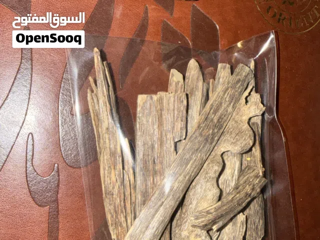 دهن العود هندي ربع توله به 25 ر اصلي ودهن العود سيوفي معتق قديم ربع توله 35 ر اصلي للتواصل خاص