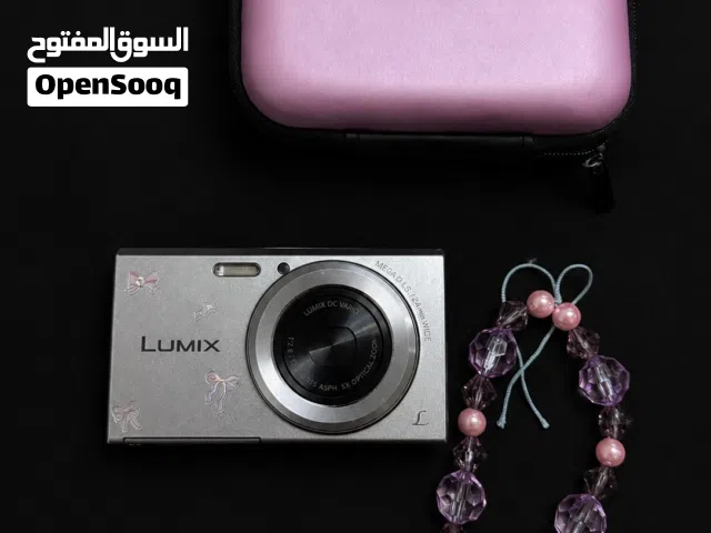 كاميرا باناسونيك لوميكس (Panasonic LUMIX SZ3) فضي كلاسيك - نظيفة جداً مع ملحقاتها