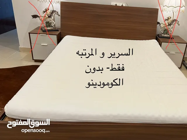 سرير ايكيا عرض 160 سم به ادراج جانبيه داخل السرير ، مع مرتبه ارتفاع 10 سم Ikea bed 160 cm