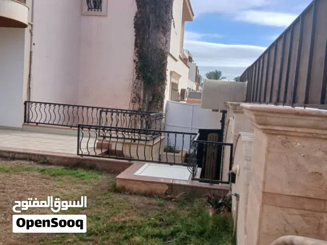 فيلا للايجار في حي الاندلس دورين وملحق وبيزمت نظام خليحي