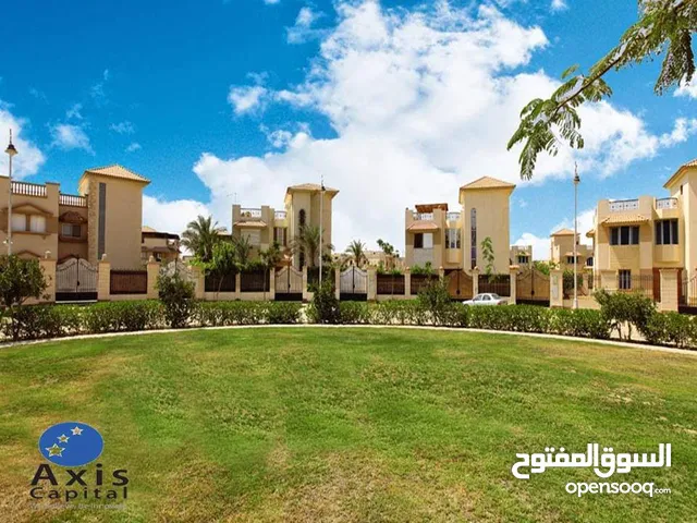 930m2 More than 6 bedrooms Villa for Sale in Giza Sheikh Zayed