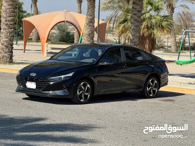 Hyundai Elantra 2022 (Black)