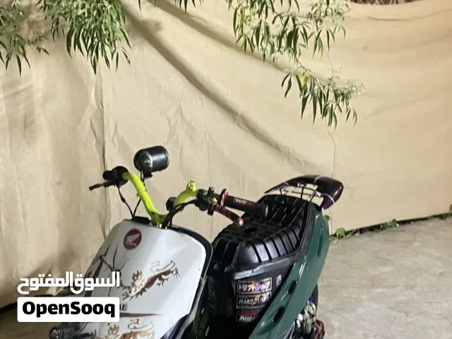 هوندا ديو 60 سيسي سريعه سرعتها تتعدا 120 بسعر صفقه وما يتفوت بعطيك معها تطويله شارنها غاليه