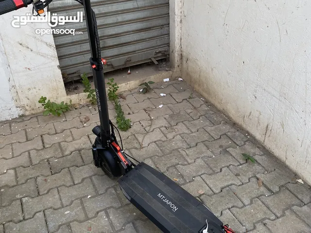 للبيع trottinette بثمن هوتة غير بي 4500dh