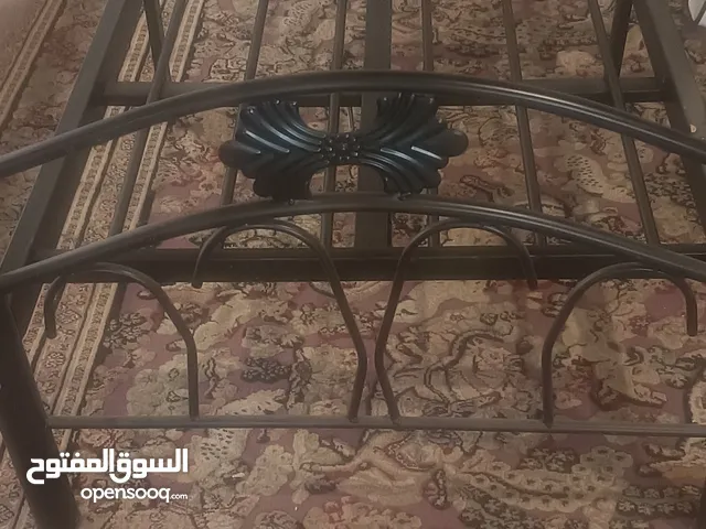 تخت حديد مع فرشة
