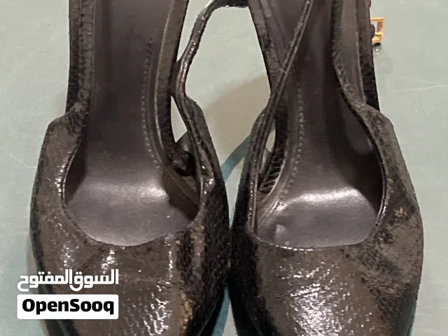 كعب زارا ب 5