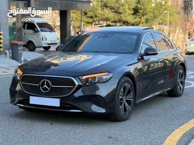 موديل 2025 - Mercedes E200 وصلت حديثا داخل عمان بحالة الوكالة بممشى بسيط جدا بدون حوادث